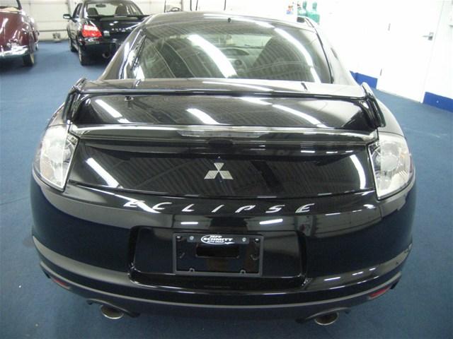 Mitsubishi Eclipse 2011 photo 2