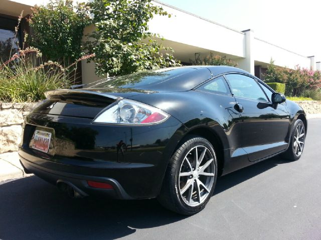 Mitsubishi Eclipse 2011 photo 1