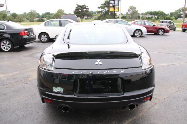 Mitsubishi Eclipse 2011 photo 3