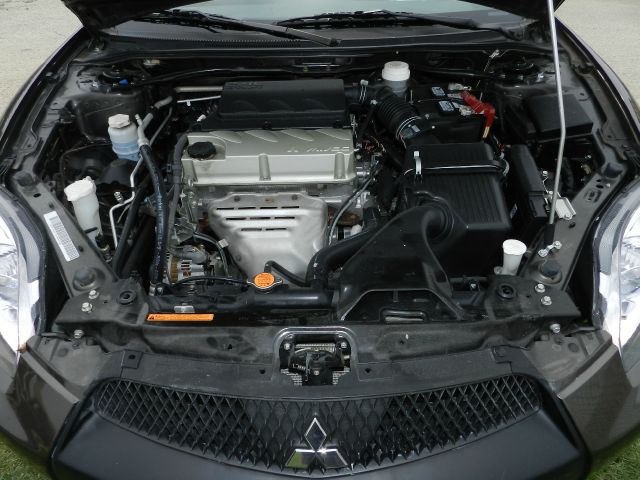 Mitsubishi Eclipse 2011 photo 12