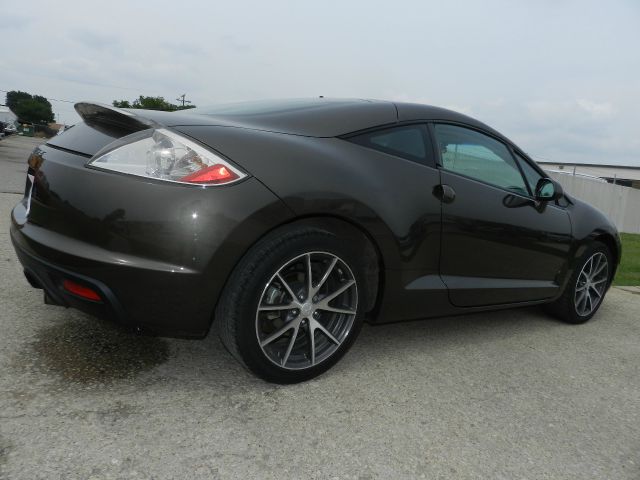 Mitsubishi Eclipse 2011 photo 24