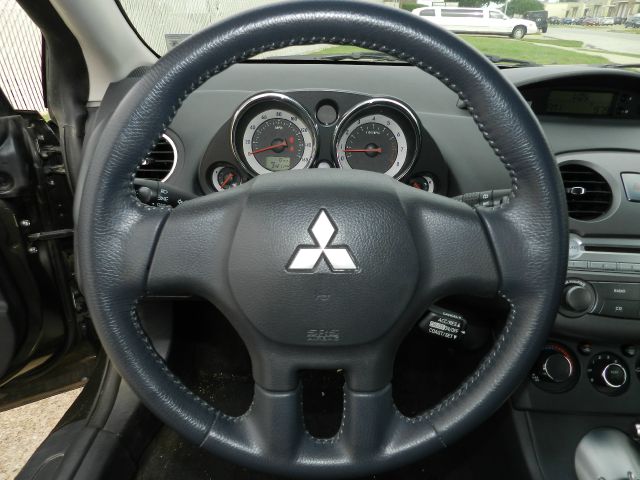 Mitsubishi Eclipse 2011 photo 8