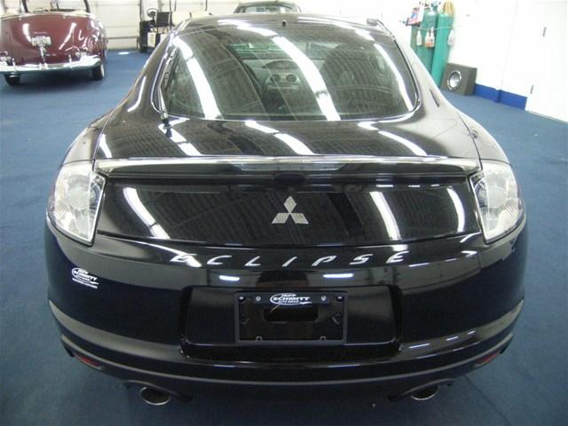 Mitsubishi Eclipse 2011 photo 2