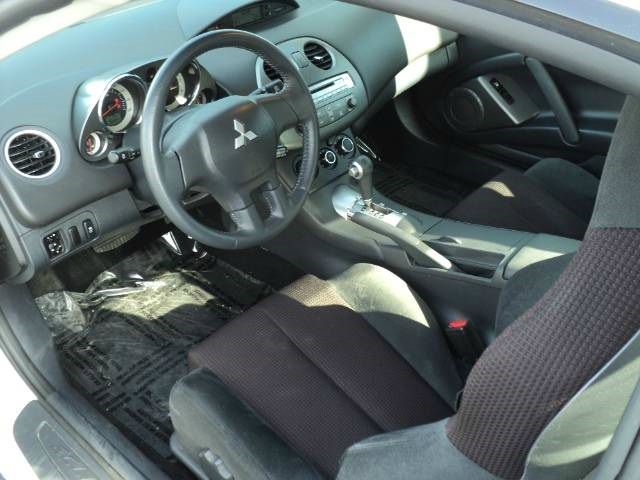 Mitsubishi Eclipse 2012 photo 2