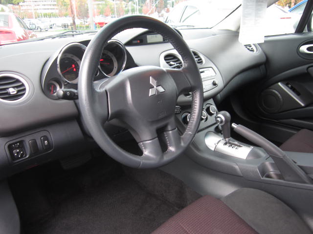 Mitsubishi Eclipse 2012 photo 2