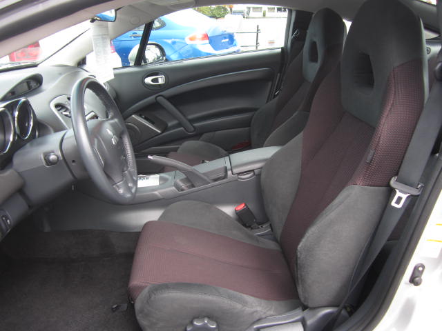 Mitsubishi Eclipse 2012 photo 3