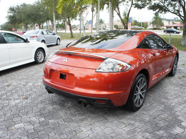 Mitsubishi Eclipse 2012 photo 2