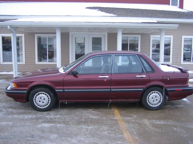 Mitsubishi Galant 1991 photo 1