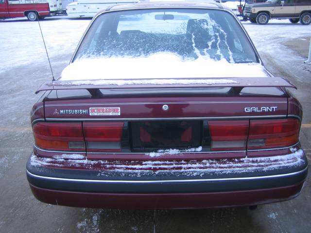 Mitsubishi Galant 1991 photo 3