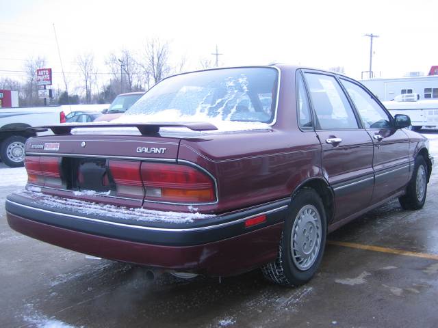 Mitsubishi Galant 1991 photo 4