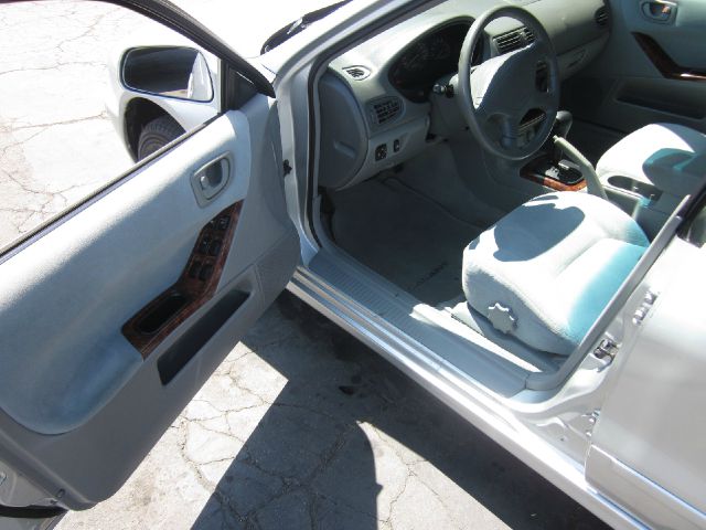 Mitsubishi Galant 2000 photo 1