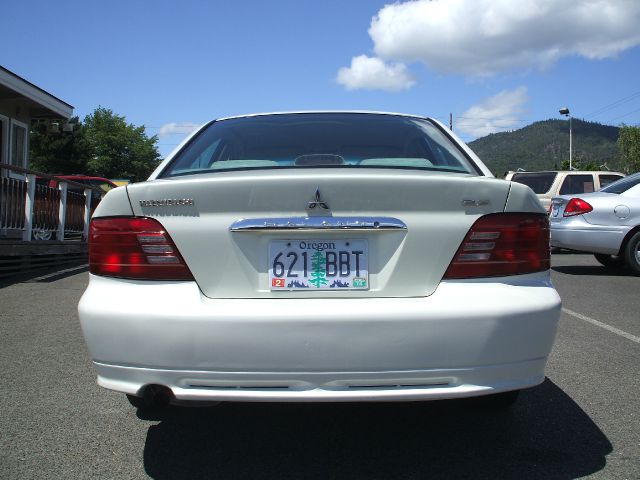 Mitsubishi Galant 2000 photo 4