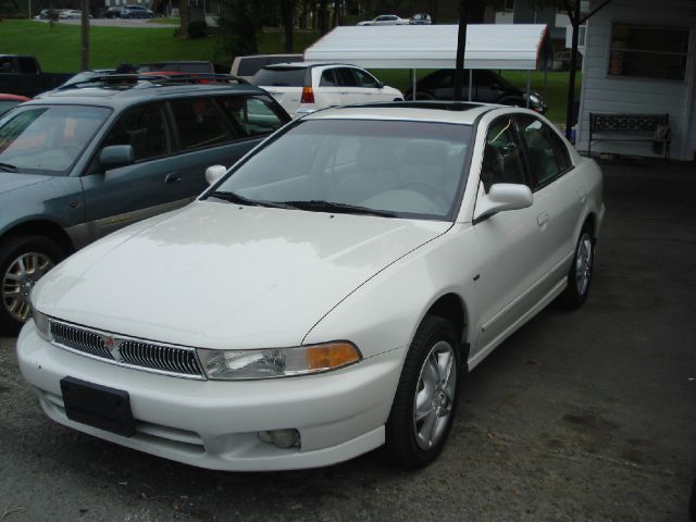 Mitsubishi Galant 2000 photo 1