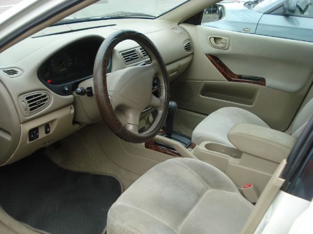 Mitsubishi Galant 2000 photo 2