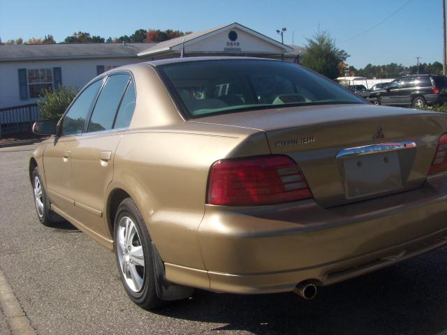 Mitsubishi Galant 2000 photo 1