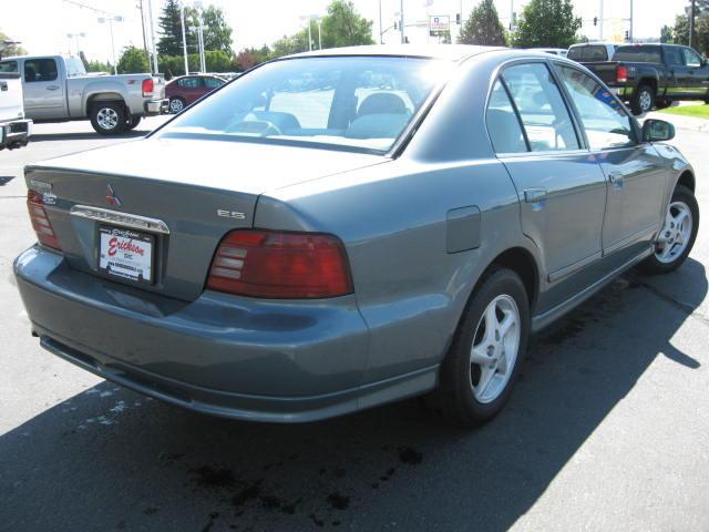 Mitsubishi Galant 2000 photo 1