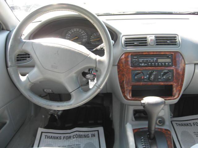 Mitsubishi Galant 2000 photo 3