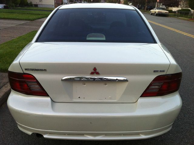 Mitsubishi Galant 2001 photo 1