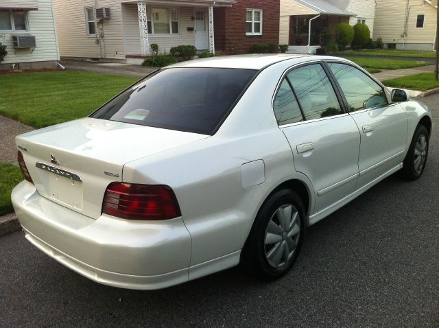 Mitsubishi Galant 2001 photo 2