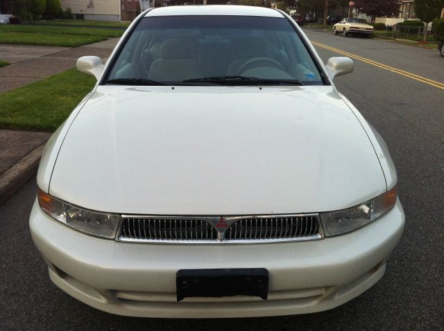 Mitsubishi Galant 2001 photo 3