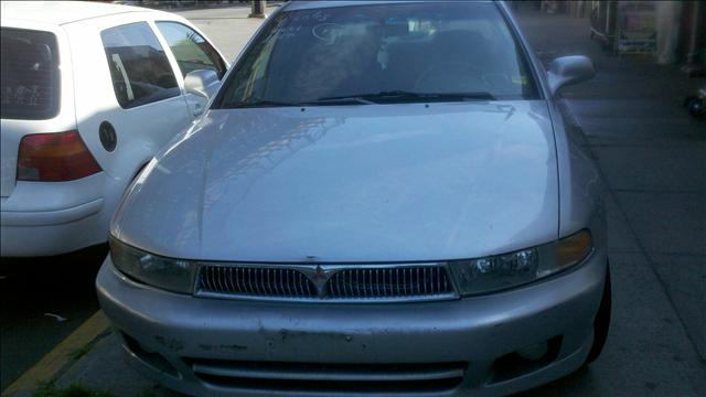 Mitsubishi Galant 2001 photo 2