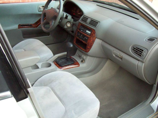 Mitsubishi Galant 2001 photo 3