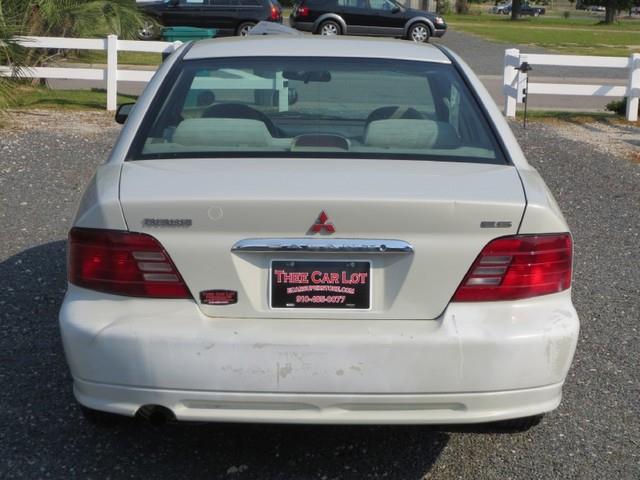 Mitsubishi Galant 2001 photo 2