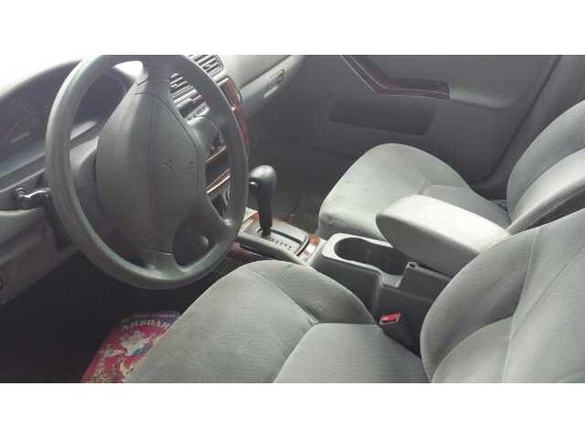 Mitsubishi Galant 2001 photo 2