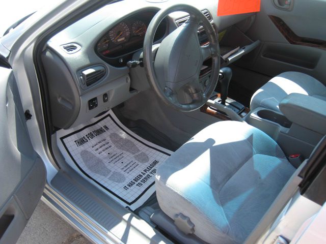 Mitsubishi Galant 2001 photo 1