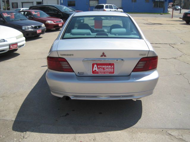 Mitsubishi Galant 2001 photo 2