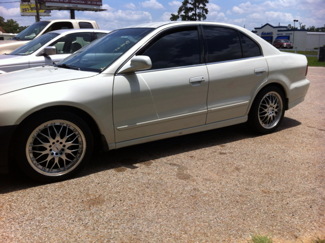 Mitsubishi Galant LW2 Sedan