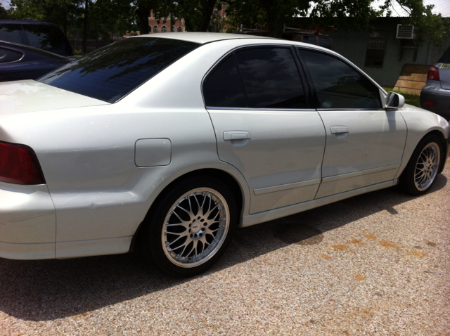 Mitsubishi Galant 2002 photo 6