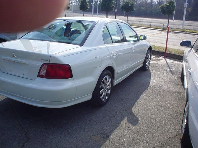 Mitsubishi Galant 2002 photo 2