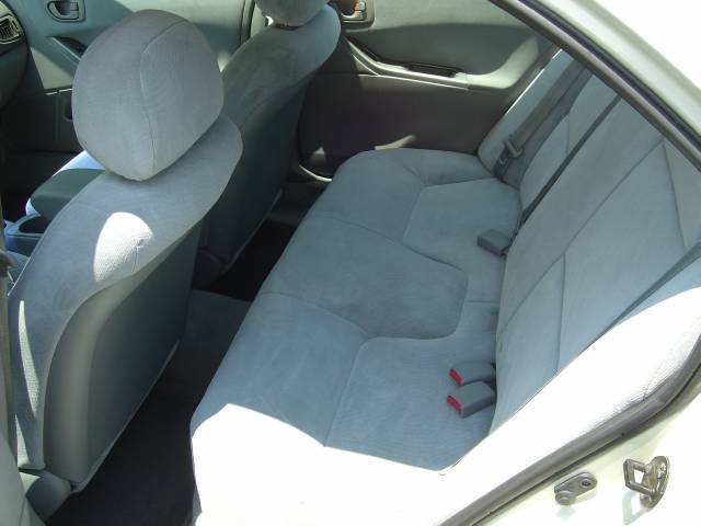 Mitsubishi Galant 2002 photo 2