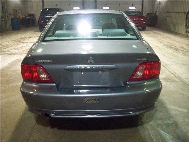 Mitsubishi Galant 2002 photo 2