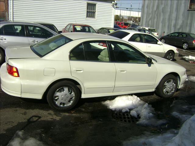 Mitsubishi Galant 2002 photo 1