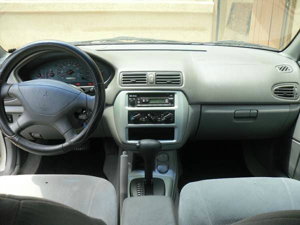 Mitsubishi Galant 2003 photo 1