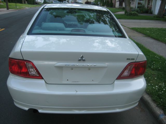 Mitsubishi Galant 2003 photo 2