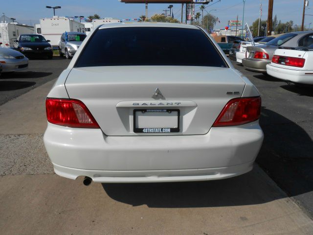 Mitsubishi Galant 2003 photo 1