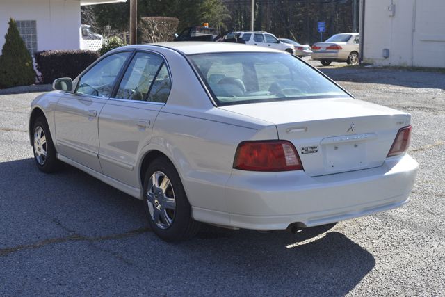 Mitsubishi Galant 2003 photo 1