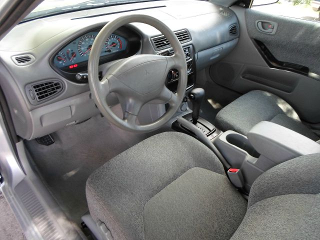 Mitsubishi Galant 2003 photo 1