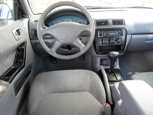 Mitsubishi Galant 2003 photo 3