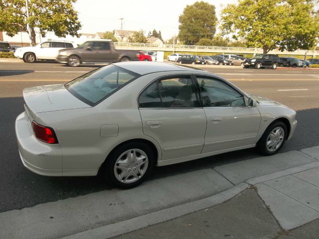 Mitsubishi Galant 2003 photo 1