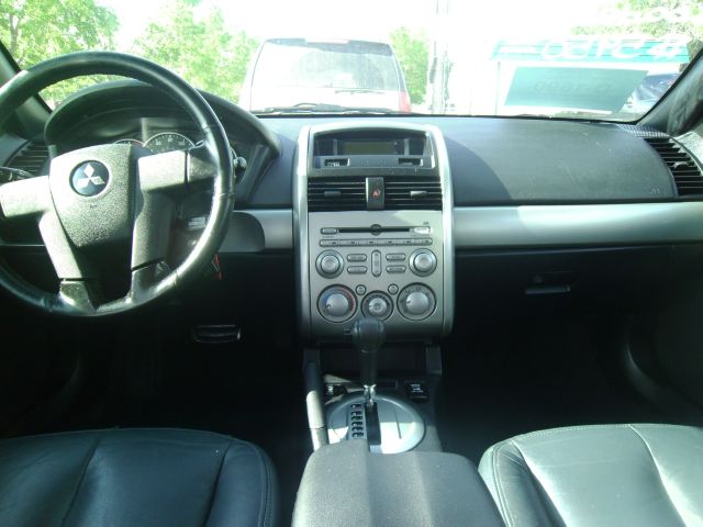 Mitsubishi Galant 2004 photo 6