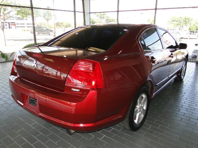 Mitsubishi Galant 2004 photo 1