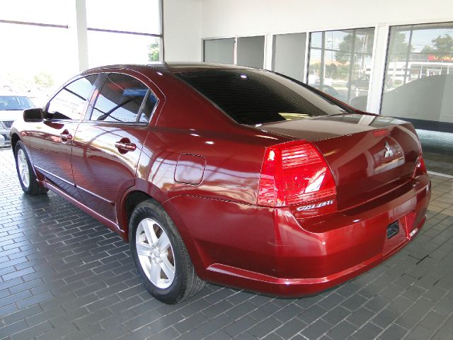 Mitsubishi Galant 2004 photo 3