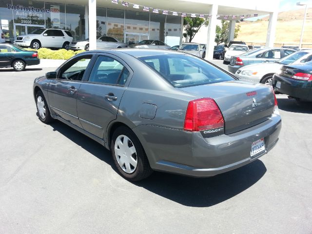 Mitsubishi Galant 2004 photo 9