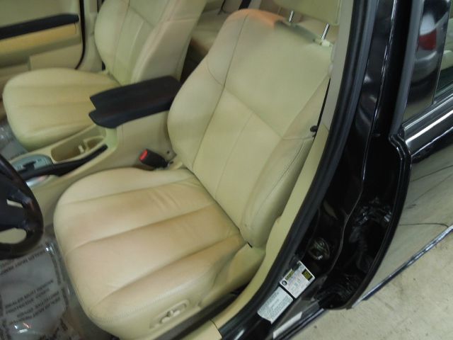 Mitsubishi Galant 2004 photo 14