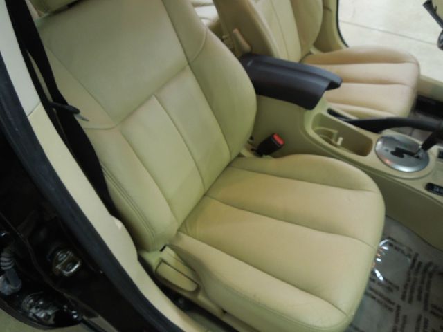 Mitsubishi Galant 2004 photo 24