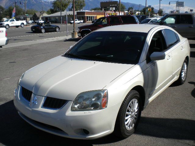 Mitsubishi Galant 2004 photo 1